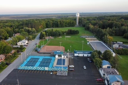Vue aérienne du parc Larocque et de ses installations.